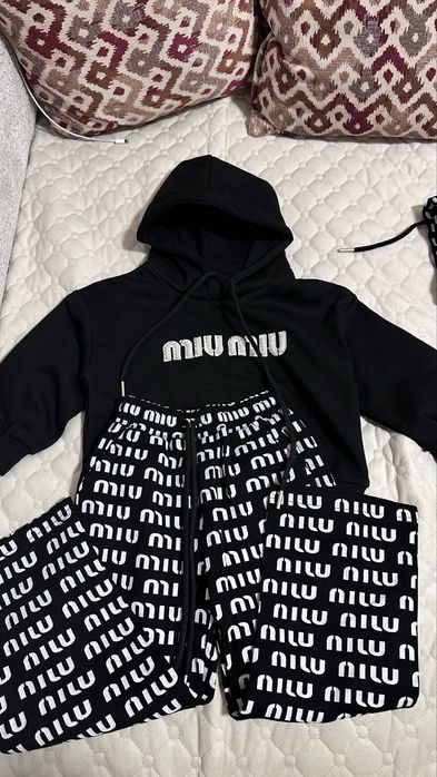 Спортивный костюм для девочек miu miu