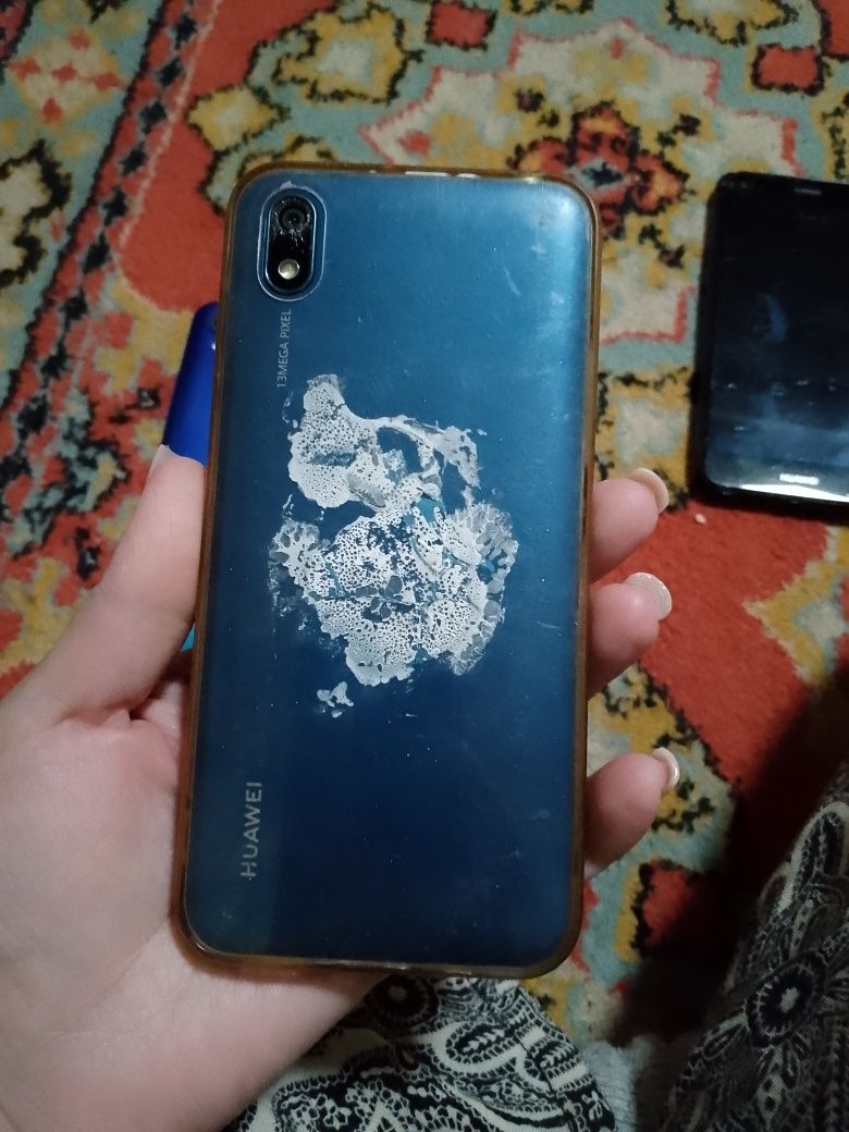 Продам телефоны,1 рабочий vivo только экран треснут ,2 глючит,3 не раб