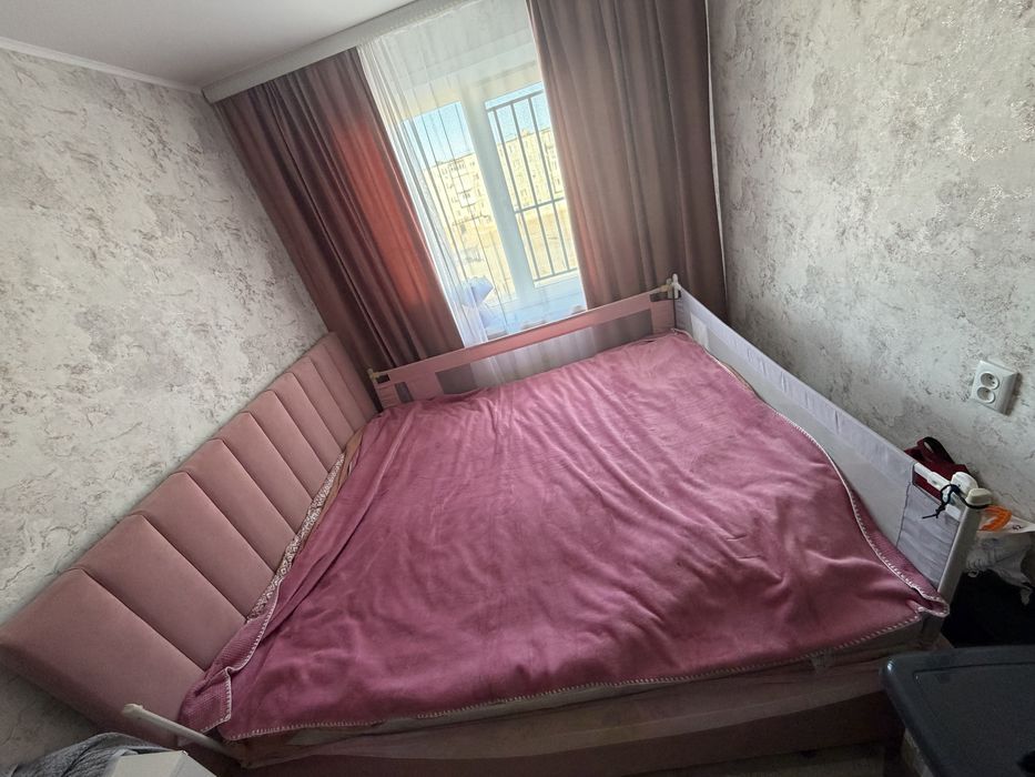 Продается двухспальная кровать