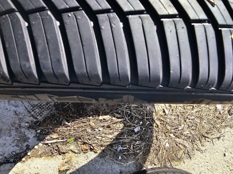 245 40 18 continental all seasson