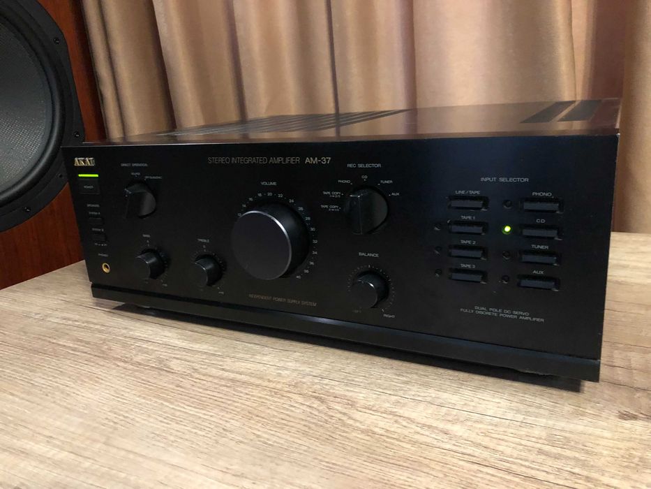 Akai AM 37 amplificator, statie