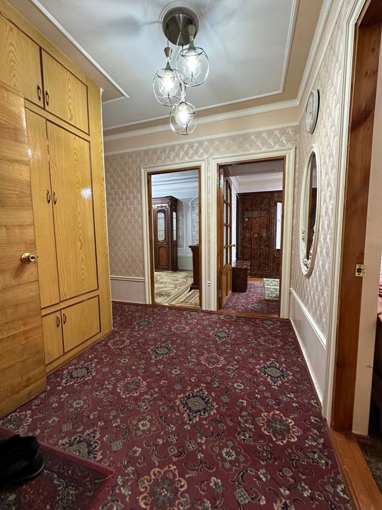 Сдаётся 4 комнатная квартира на Чимган эко базаре