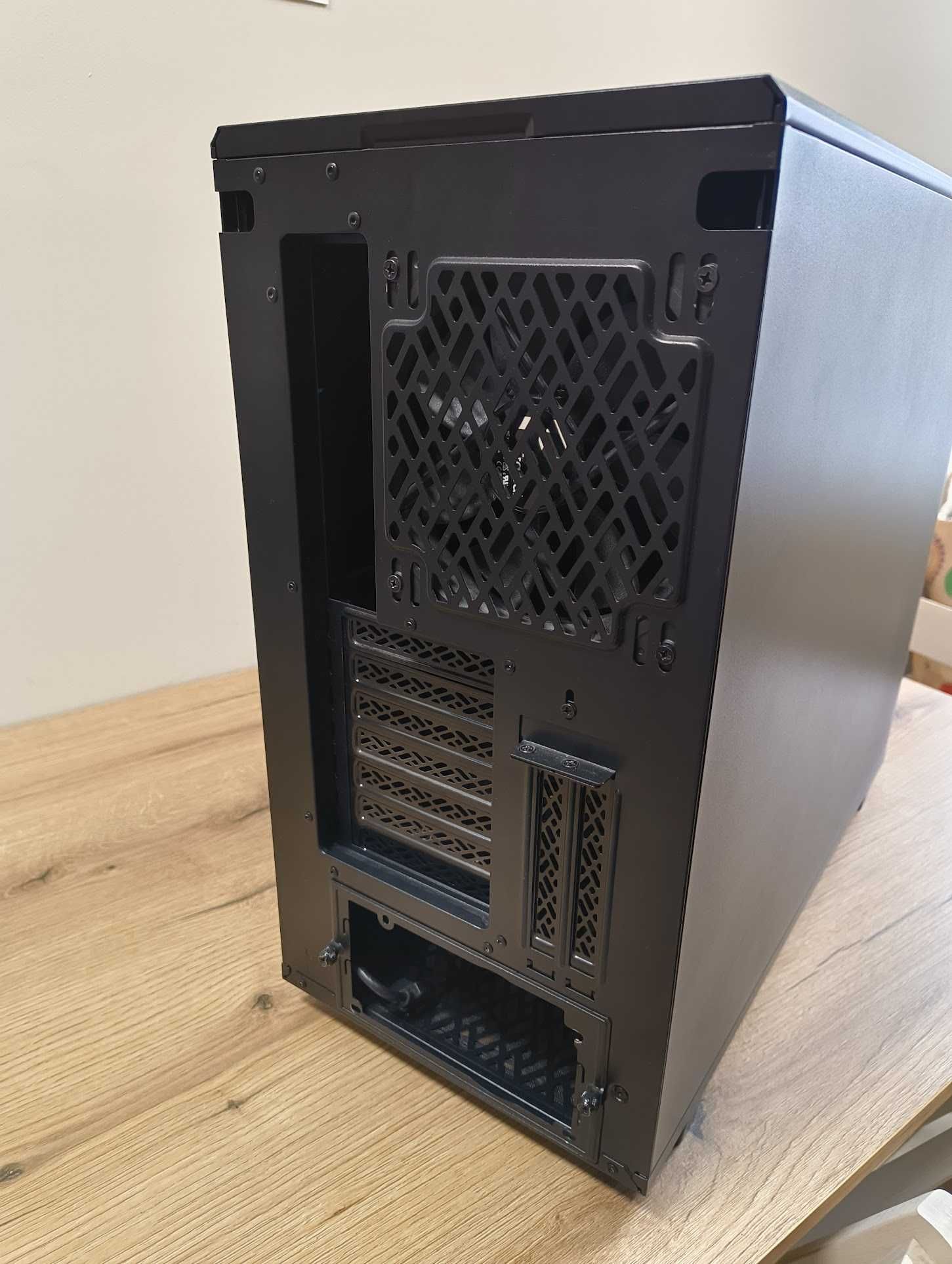 /Кутия за компютър/ Fractal Design Meshify 2