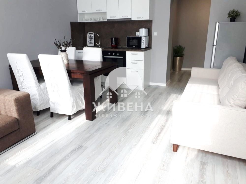 4-стаен апартамент за продажба, Идеален център, площ 200 кв.м