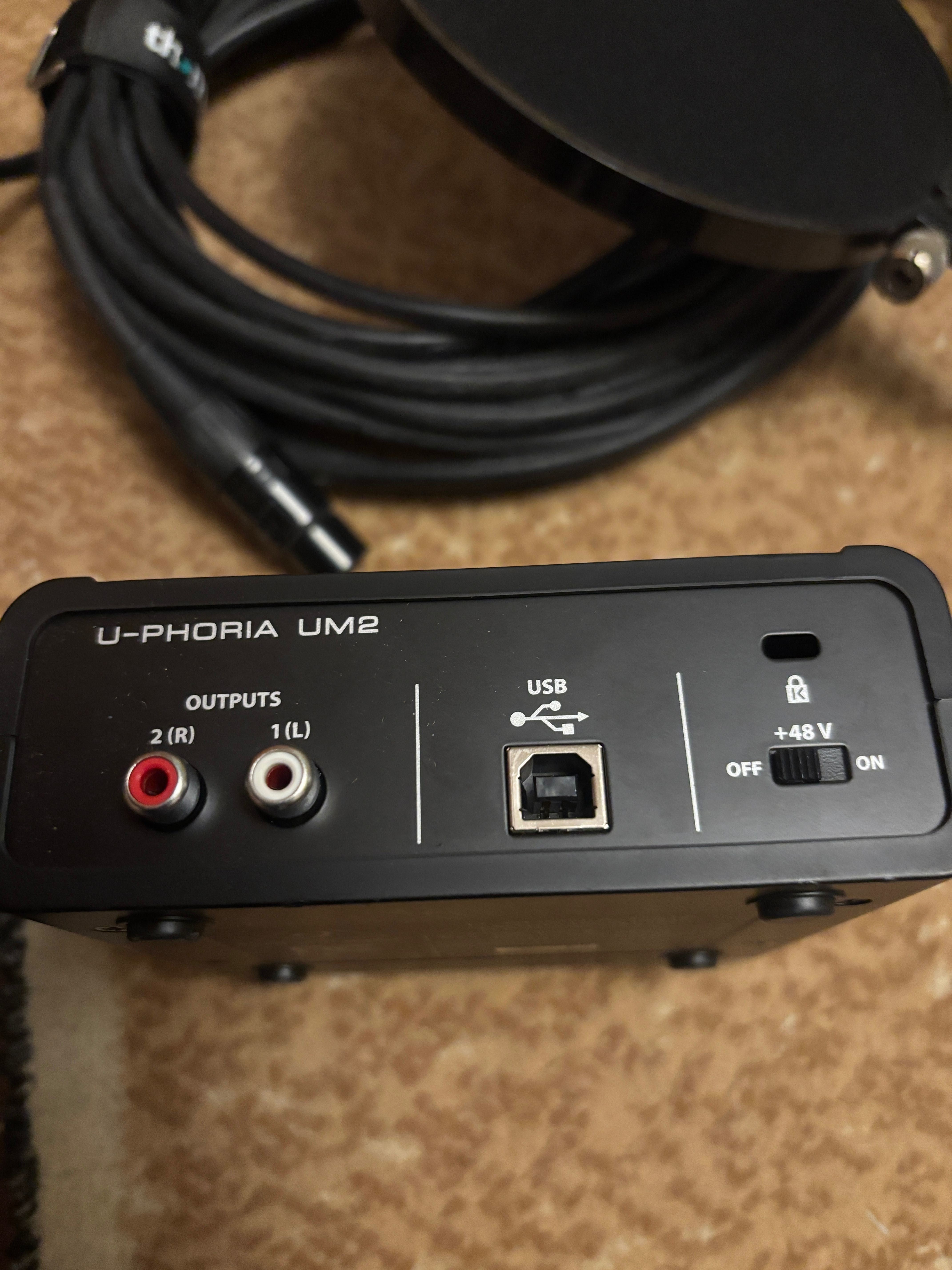 Аудио интерфейс Behringer UM2 U-Phoria USB