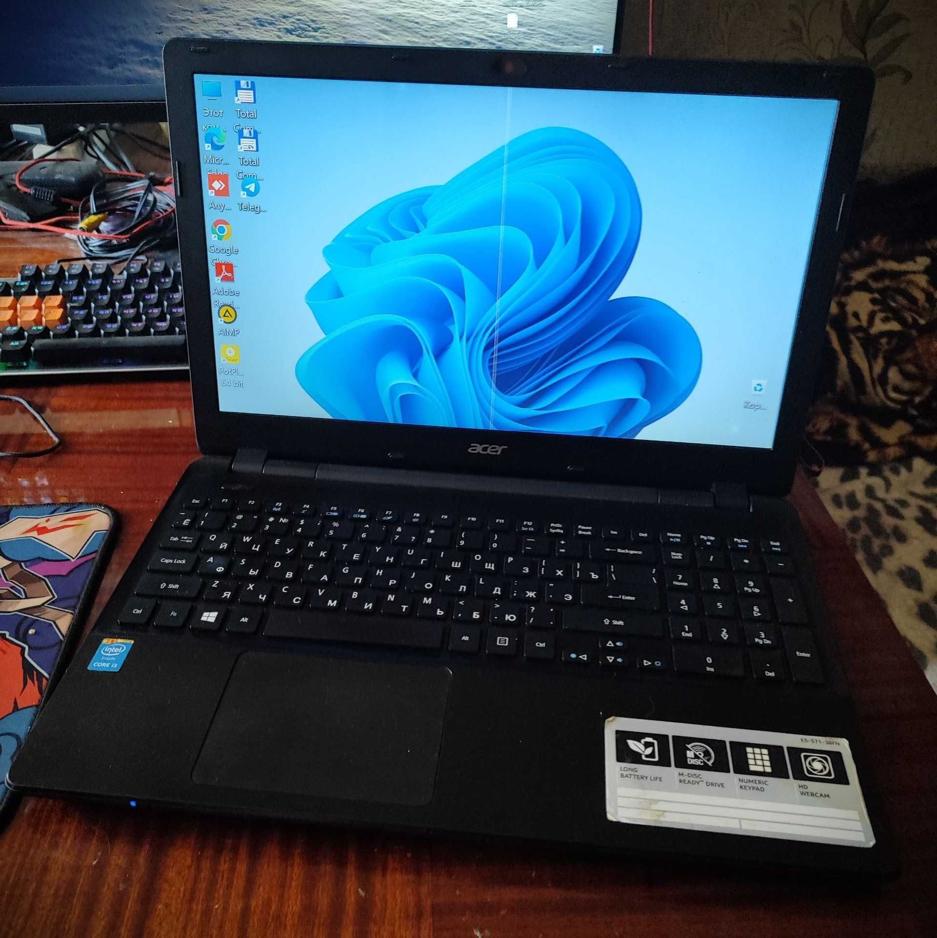 Ноутбук Acer Aspire E 15 Core i3, 4 GB / 500 GB.