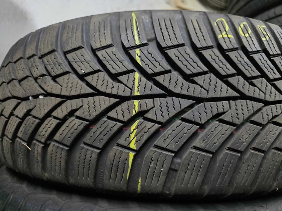 2бр Зимни гуми 205 60 16 - Continental - DOT 2023