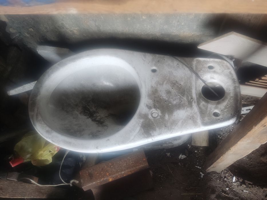 Продам унитаз б.у