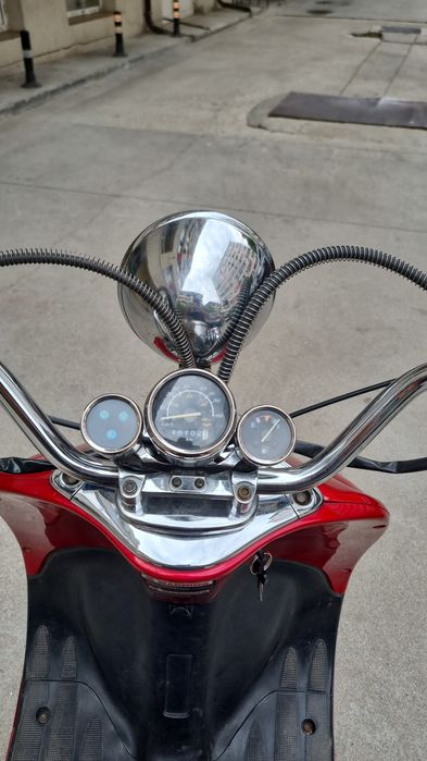 Vând scuter retro impecabil,primul propietar de nou