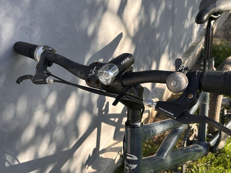 Bicicletă Cannondale Hooligan – urbană, compactă, de calitate