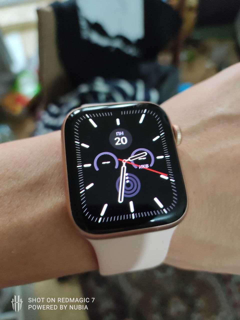 Смарт часы Apple Watch SE 44mm Gold Aluminium в отличном состоянии
