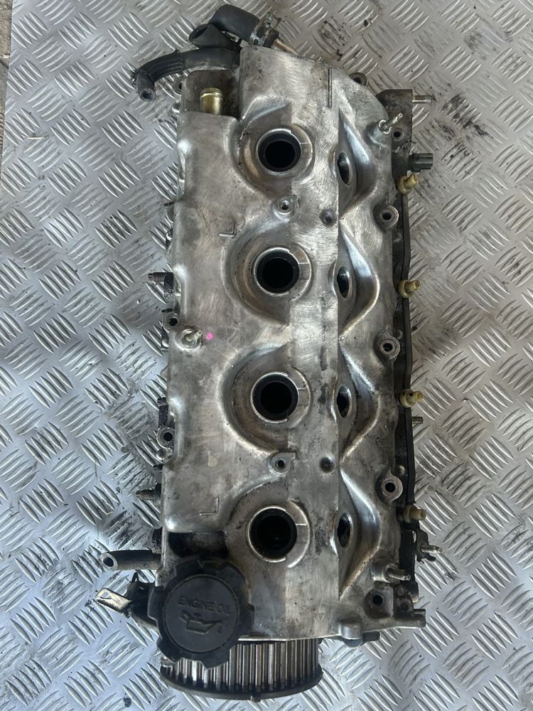 Цилиндрова глава демонтирана от Toyota rav 4 2,0d4d 116коня здрава.