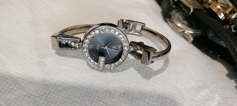 Vind ceasuri, bărbătești și de dama