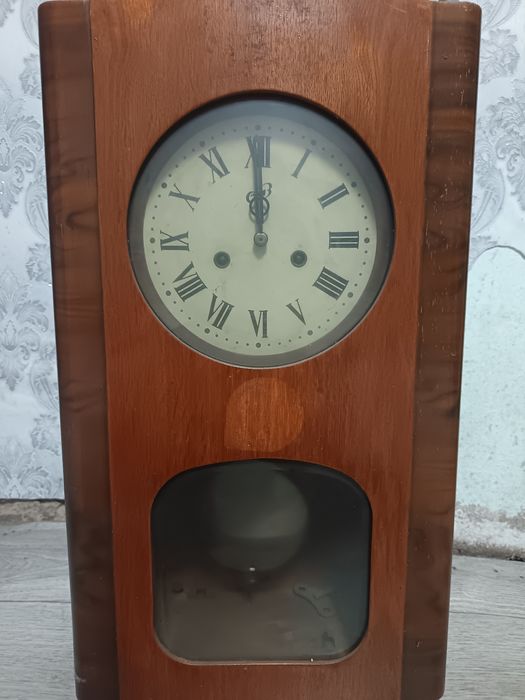 Продам настенные часы