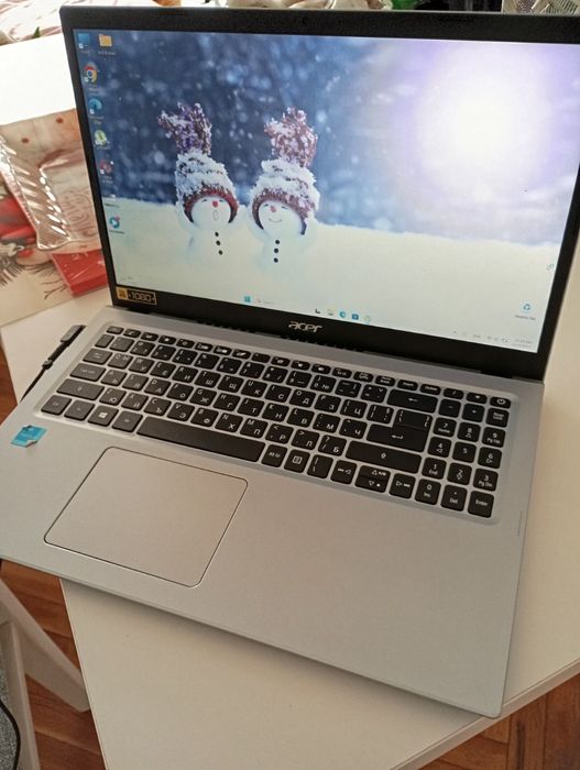 Лаптоп ACER със зарядно