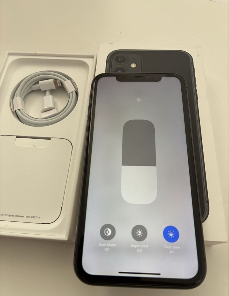 iPhone 11 64GB..