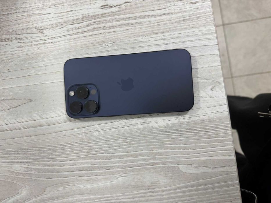 Iphone 15 pro max Albastru