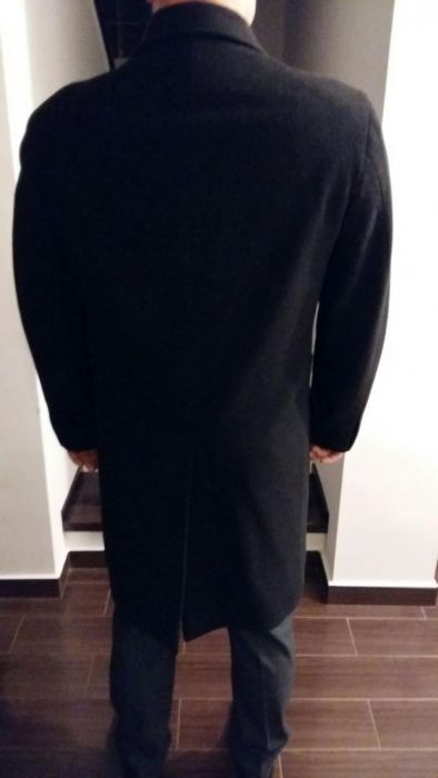 Palton elegant din stofa de culoare neagra cu insertii pe grii inchis