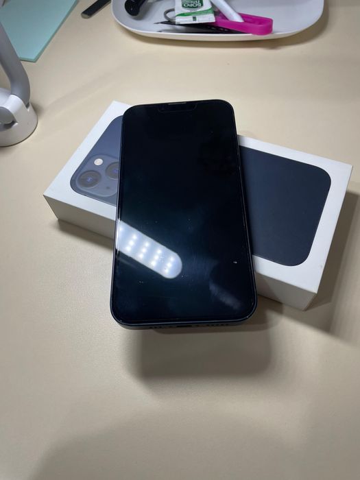 Iphone 13 в хорошем состояний