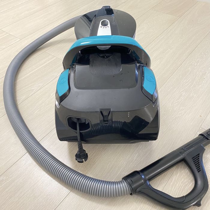 Пылесос Tefal Silence Force Cyclonic TW7272EA