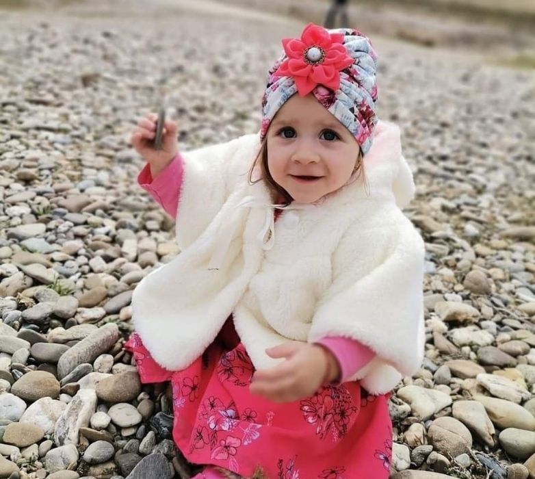 Blăniță alba, cardigan frumos 1-2 ani, geaca fetite
