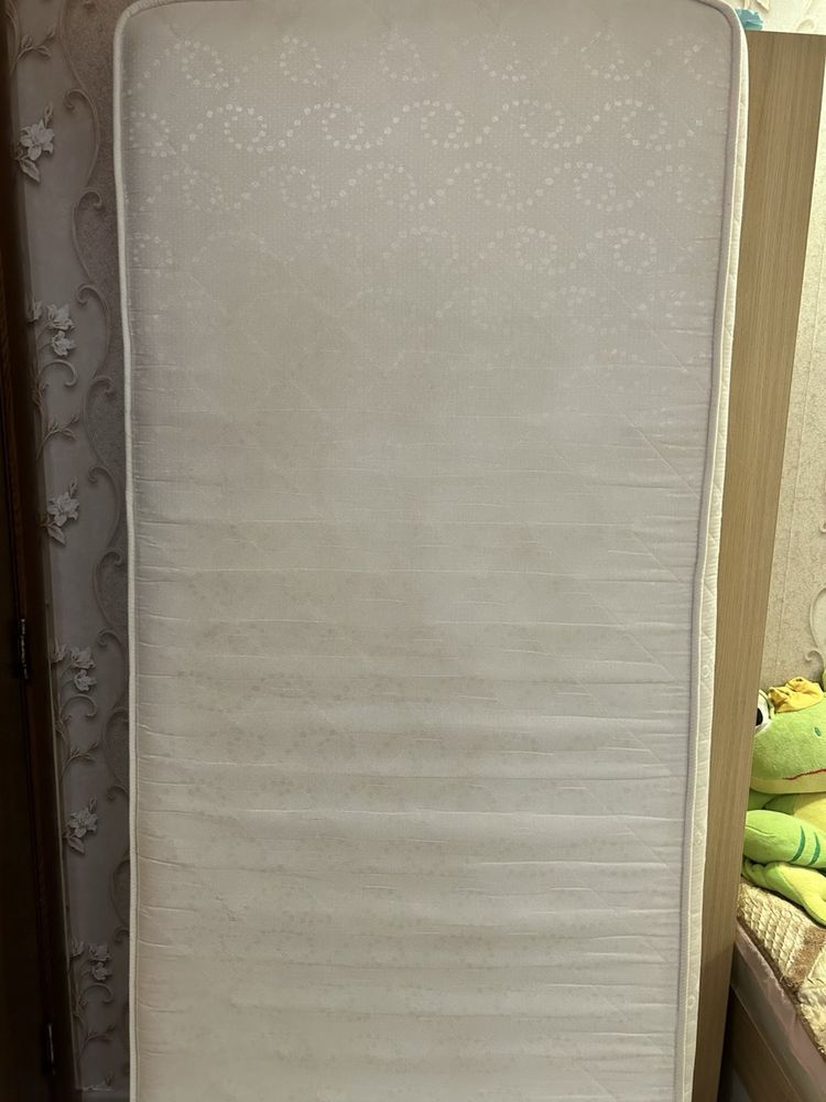 2 броя Матраци 90/2 м.