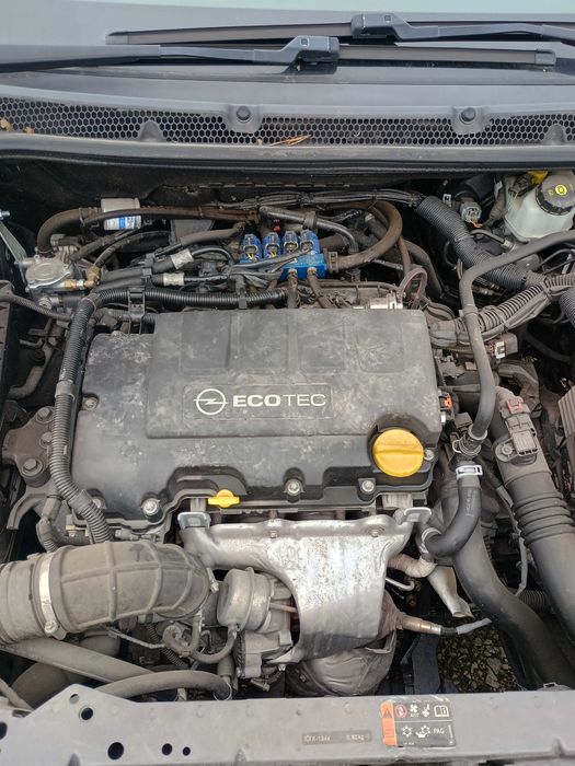 Продавам Opel Astra J 1.4 140к.с