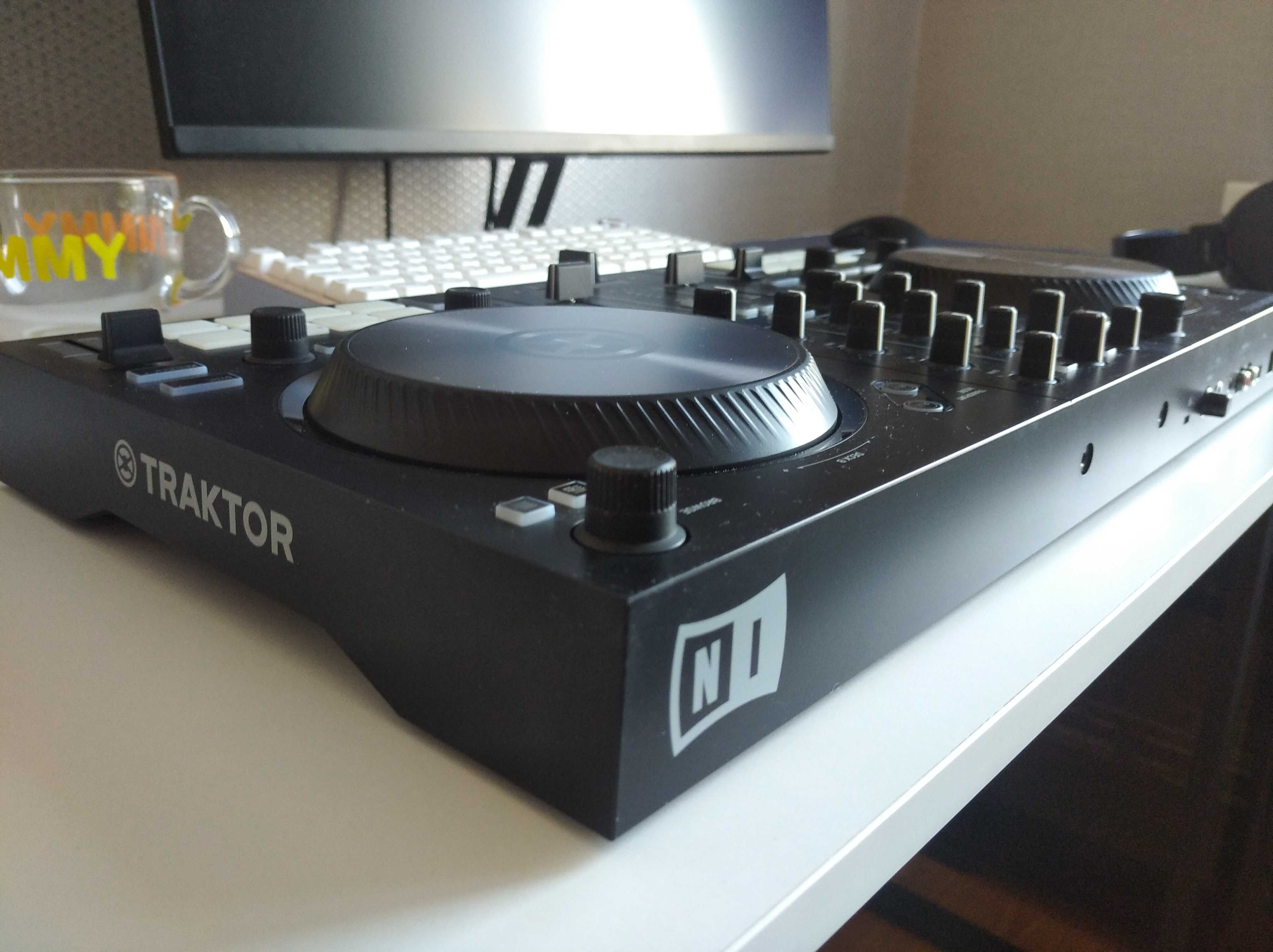 DJ контроллер Native Instruments Traktor Kontrol S2 MK3