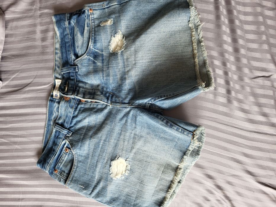 Pantaloni scurti blug dama marimea 42