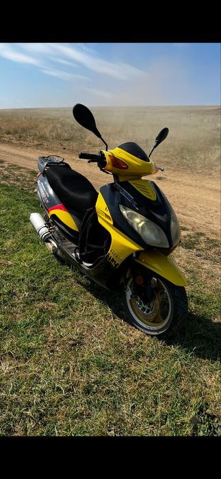 Scuter 4t FIRST BIKE