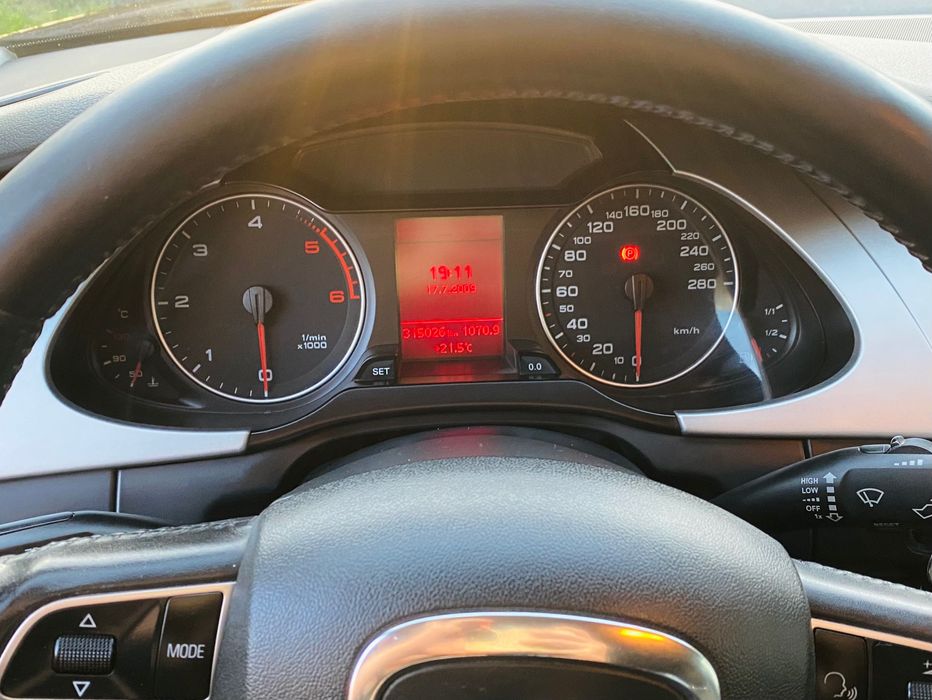 Vând Urgent Audi A4 b8