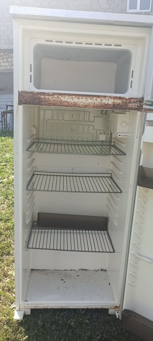 Продам холодильник б/у