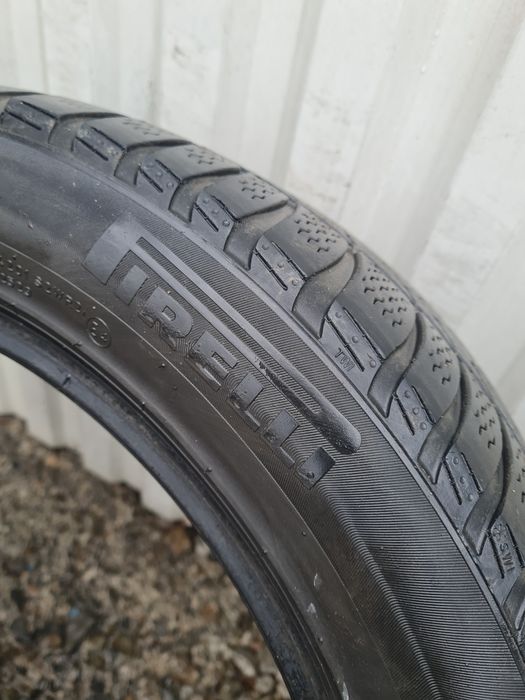 2 Anvelope de iarna*215/55R17*Pirelli*LICHIDARE STOC*75 Lei Buc*