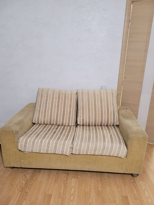 Продам диван, раскладывается.