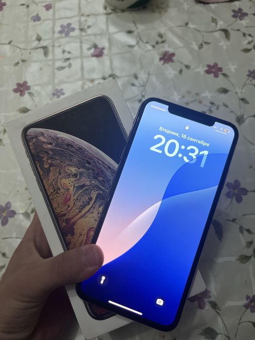 iPhone xs max gold