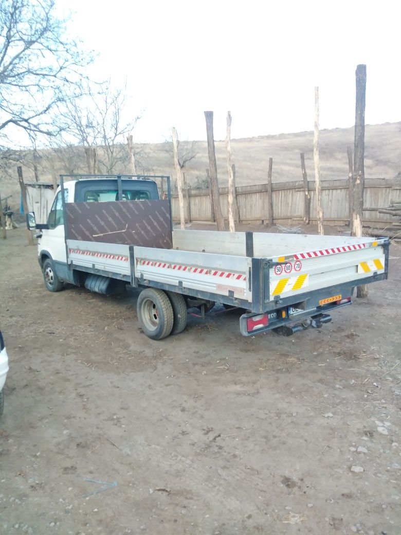Iveco Daily motor 2.3 Cat.B an 2006 dimensiuni benă 4.40 m