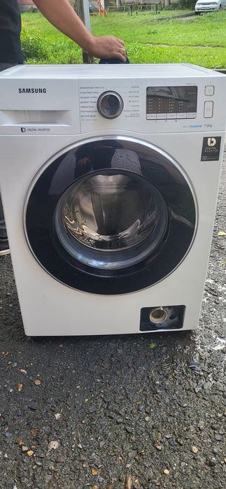 Продам стиральную машинку
