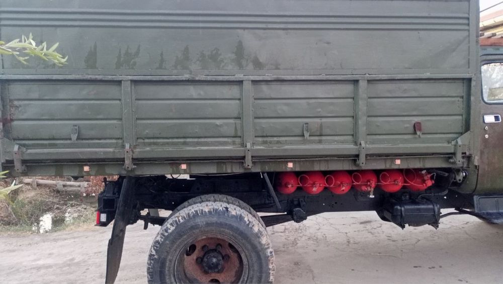 Gaz 53 samasval sotiladi