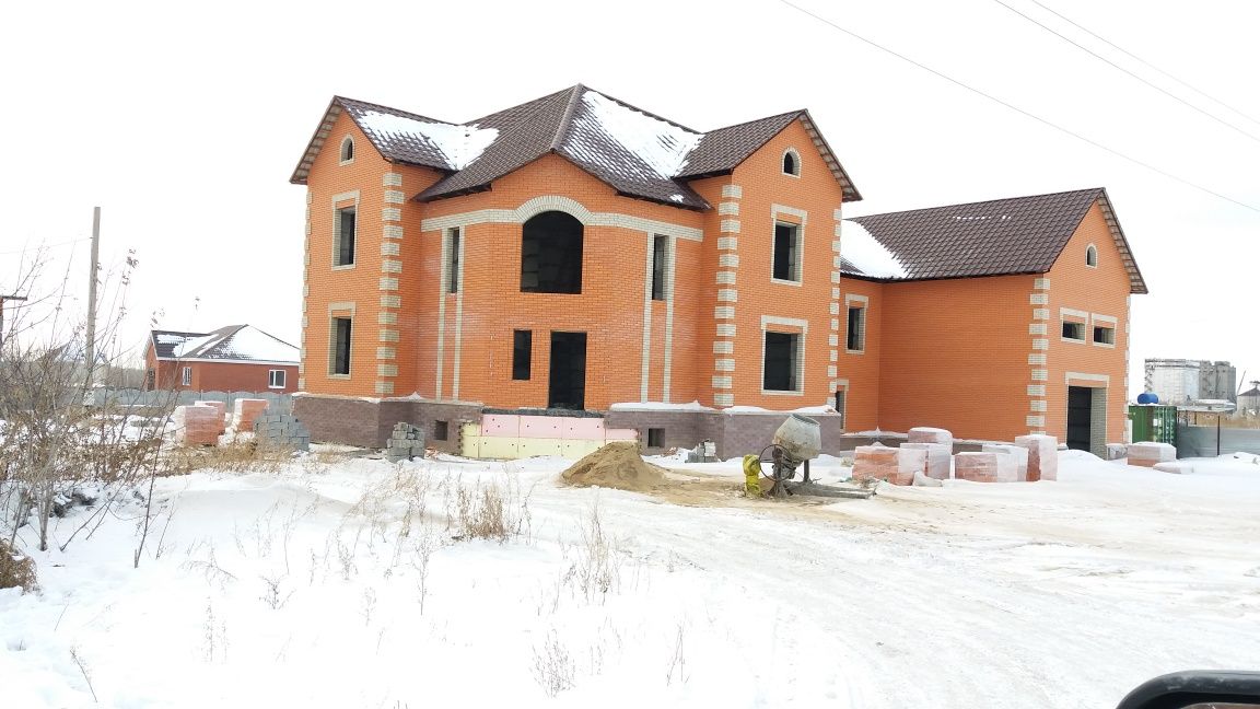 Продам дом коттедж 590кв.м.