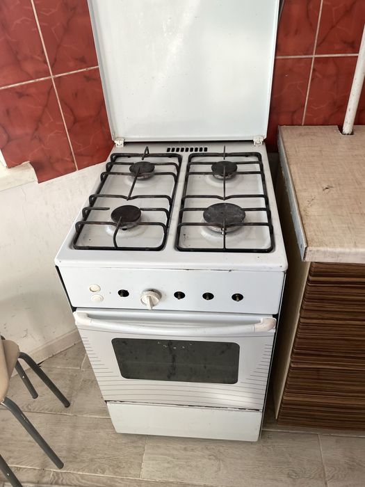 Продам газ плиту