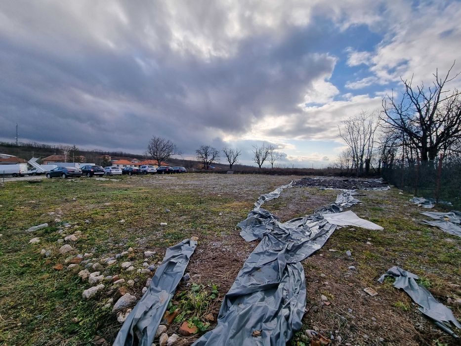 Дава се под наем Парцел в с. Шереметя, Област Велико Търново - 1000 кв.м за 459 € - Снимка #1