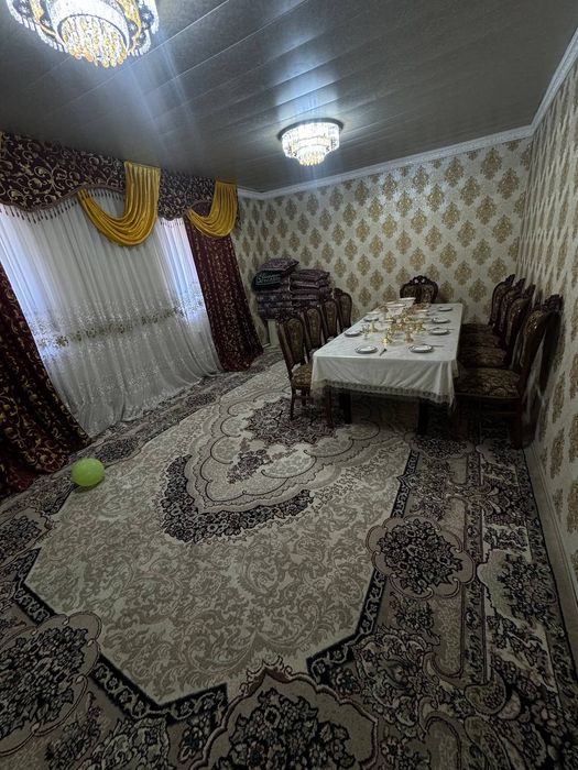 Уй сотилади 2.7 сотих, магазини блан бирга