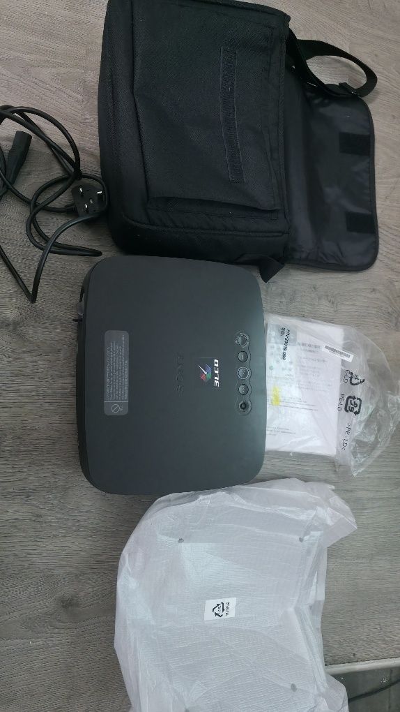 Проектор Epson EB-S31 и Sony VPL-ES3
