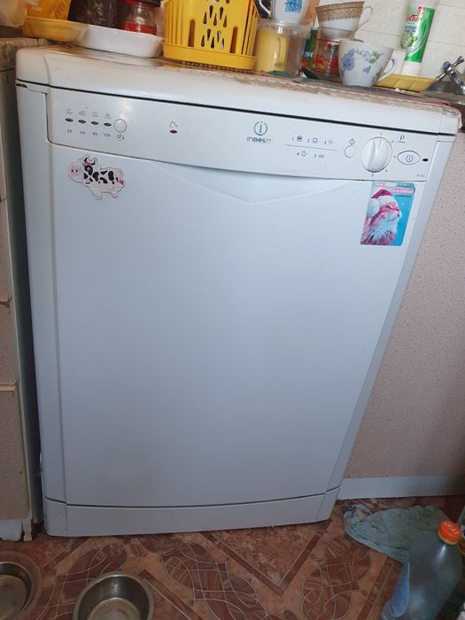 Продам посудомоечную машину