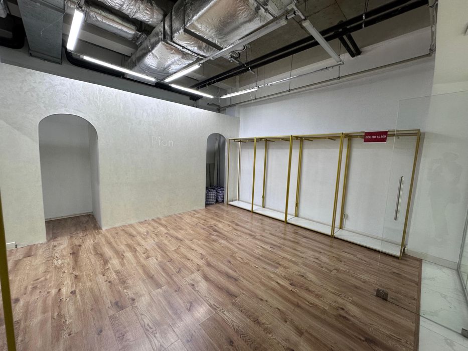 Вешала рейлы для магазина бутика одежды