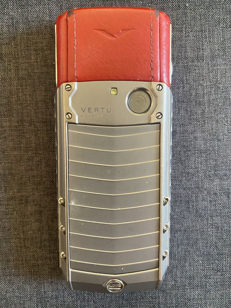 Перфектен! Nokia-Vertu Ascent X titanium red