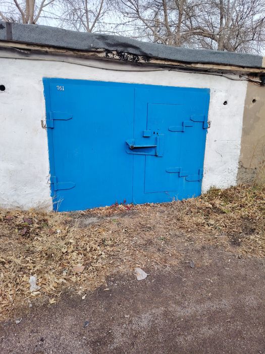 Продам хороший гараж в обществе автоотель, земля выкуплена.