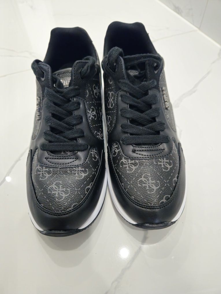 Маратонки guess moxea12