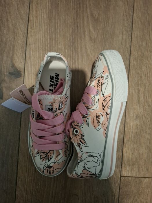 Дрехи и обувки за деца