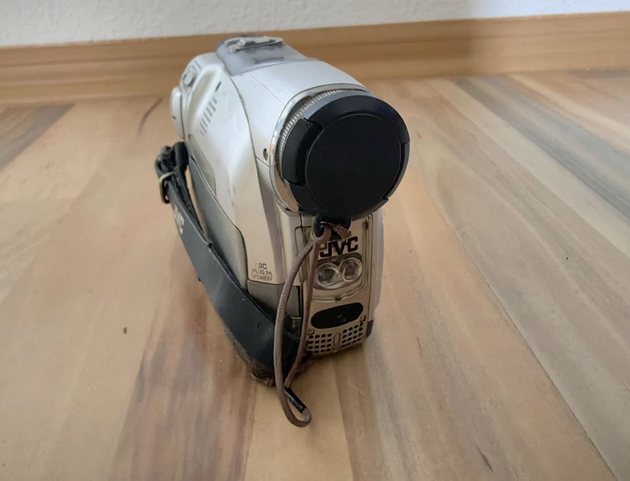 Cameră video JVC GR-D250U Mini DV retro